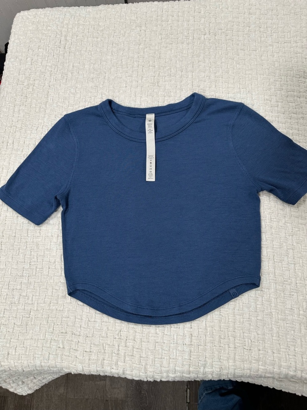 lululemon Hold Tight Cropped T-Shirt - Pitch Blue - Size 4